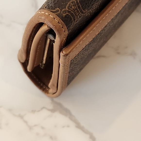 Authentic Céline Long Wallet - Picture 9 of 16